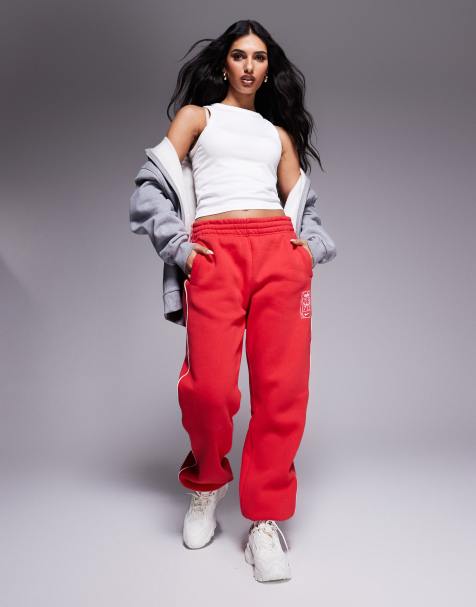 Nike fleece medium rise joggers in red - view 1