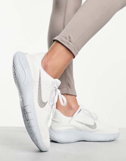 Nike Flex Experience RN 5 Fashion Sneakers for Women