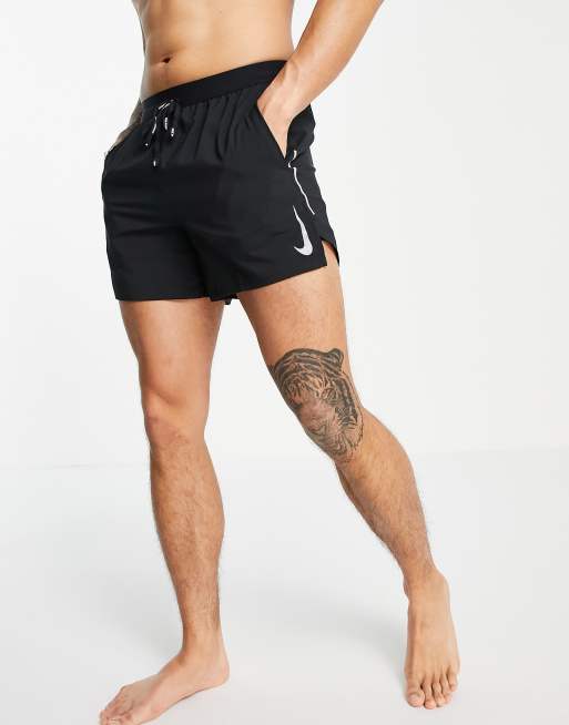 Nike – Flex Stride – Czarne szorty o długości 5 cali