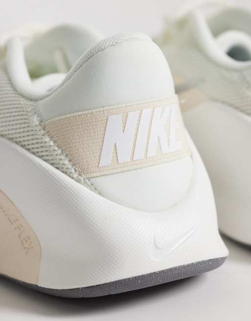 Nike Flex Training sneaker in chalk white with light blue detail, 4 of 5
