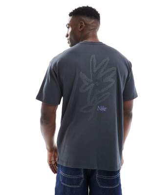 Nike Flower Graphic T-shirt In Black