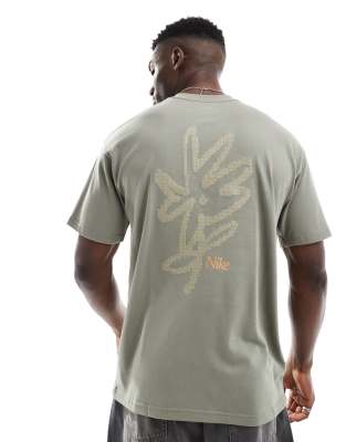 Nike Flower Graphic T-shirt In Green
