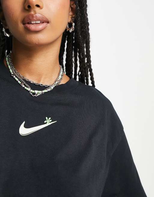 Nike swoosh in black | ASOS