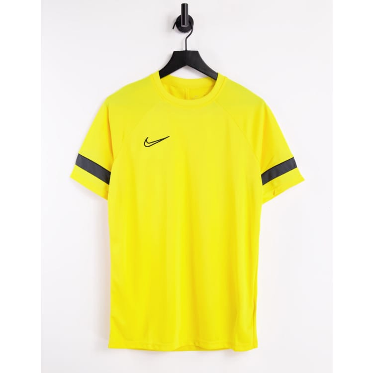 Nike 2024 yellow clothes