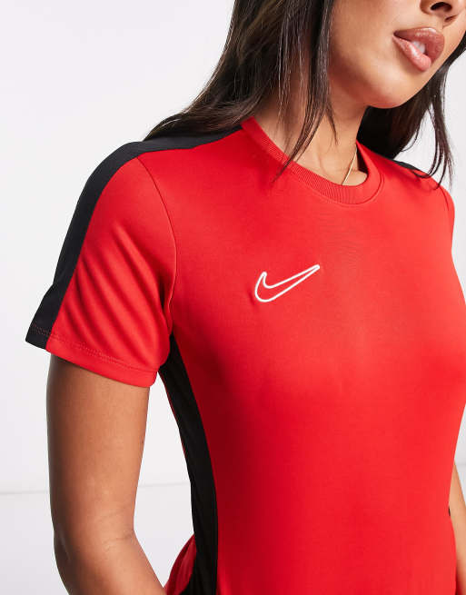 Nike Football – Academy Dri-FIT – Czerwony T-shirt z kontrastowymi wstawkami