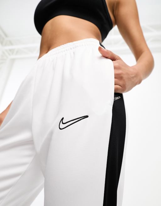 Nike sales tracksuit joggers