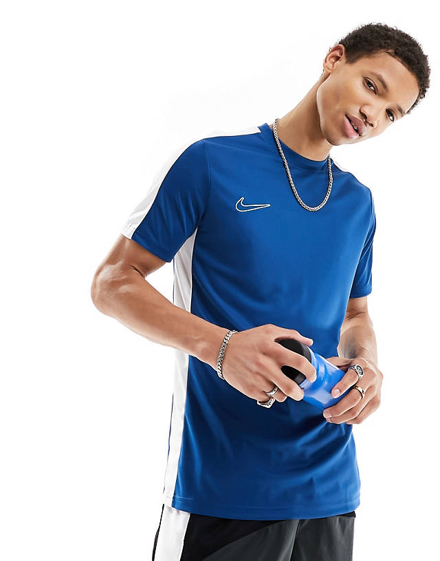 Nike Football - academy dri-fit panelled  t-shirt in blue