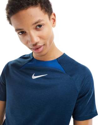 Nike Football Academy Dri-Fit panelled t-shirt in navy | ASOS