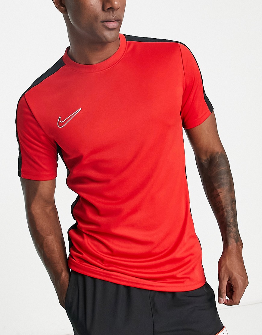 nike football - academy - dri-fit - röd t-shirt med paneldetaljer