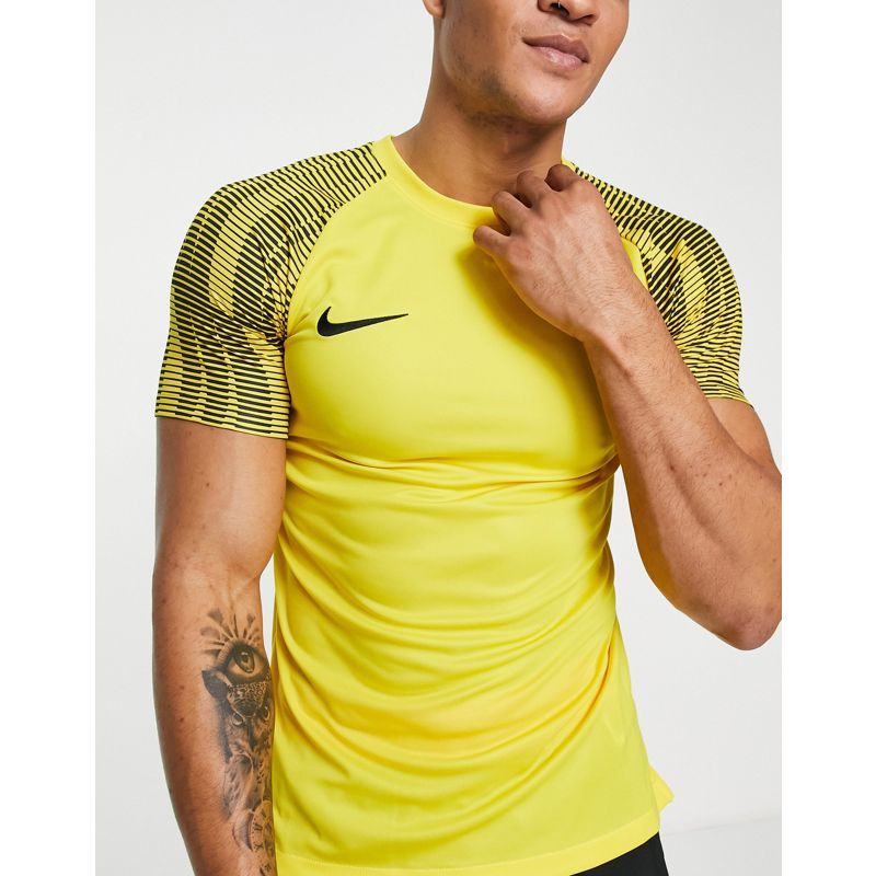 Nike Football – Academy Dri-FIT – T-Shirt in Gelb mit Kontrastärmeln