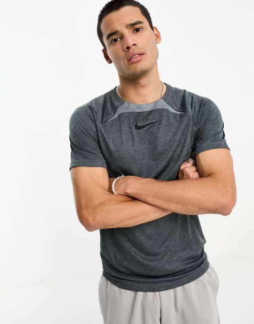 Nike Football - Academy - Dri-FIT - T-shirt met korte mouwen in grijs