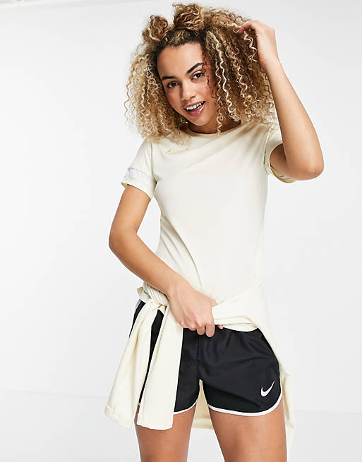Sportswear Nike Football Academy Dry t-shirt in cream 