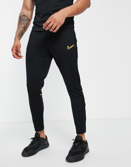 Nike academy hot sale joggers black