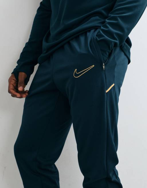 Nike Football Academy Logo Slim Jogger in Grün, 4 von 5