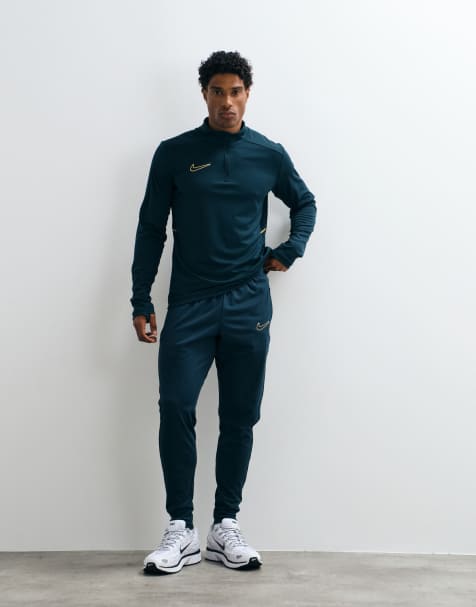 Nike Football Academy logo slim joggers in green - view 1