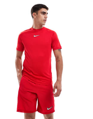 Nike Football Academy short sleeve shirt in red - view 1