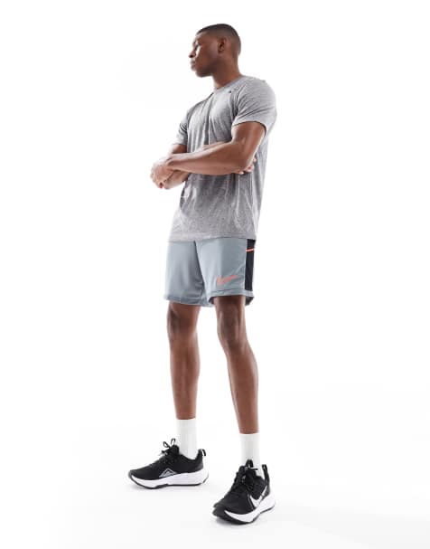 Nike Football Academy shorts in grey - view 1