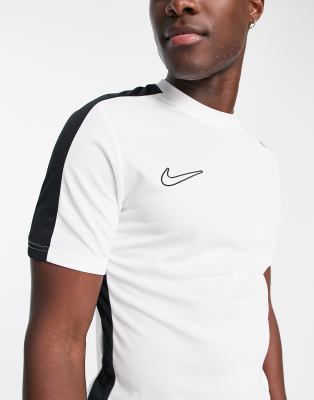 Nike Football - Academy - T-shirt à empiècements en tissu Dri-FIT - Blanc