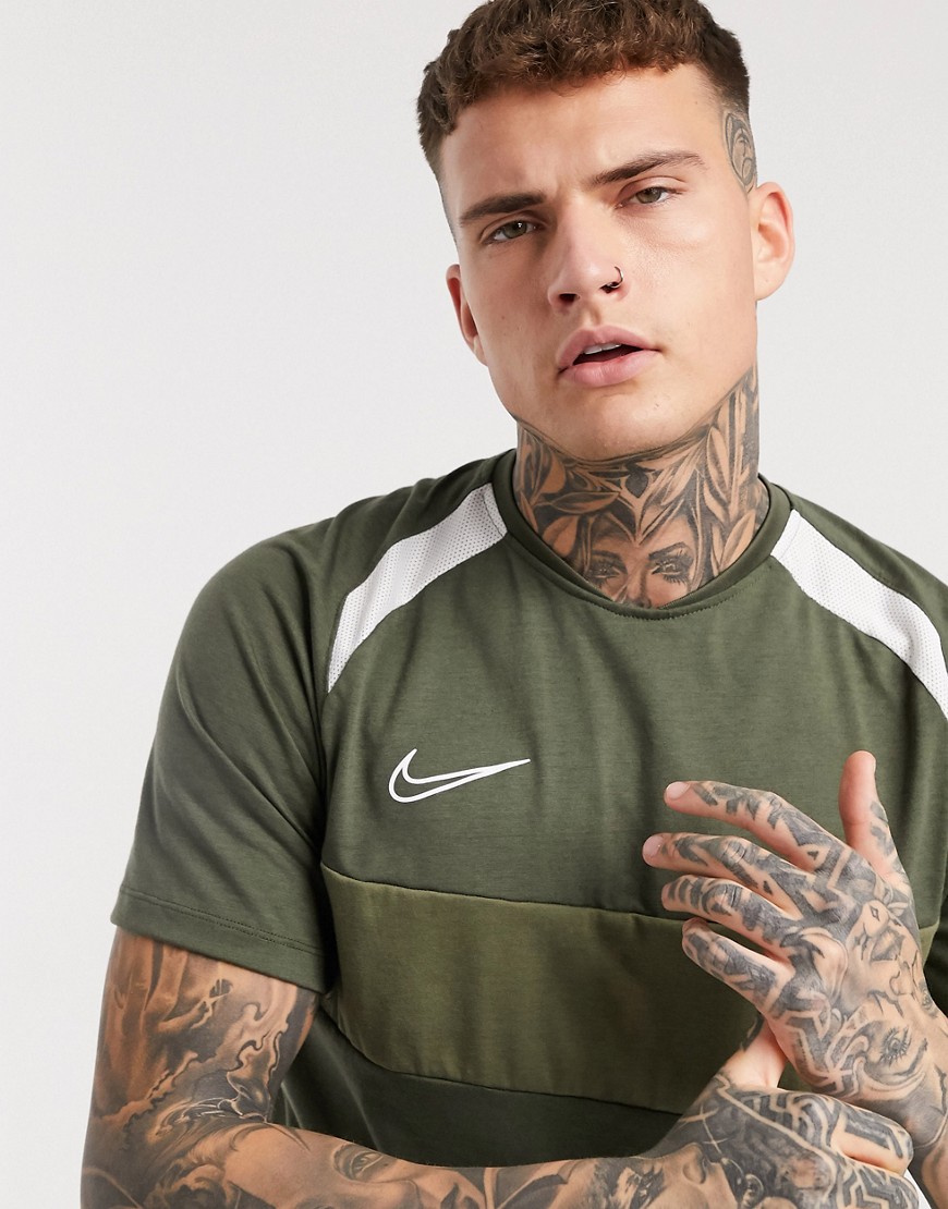 Nike - Football Academy - T-shirt color kaki con riga sul petto-Verde