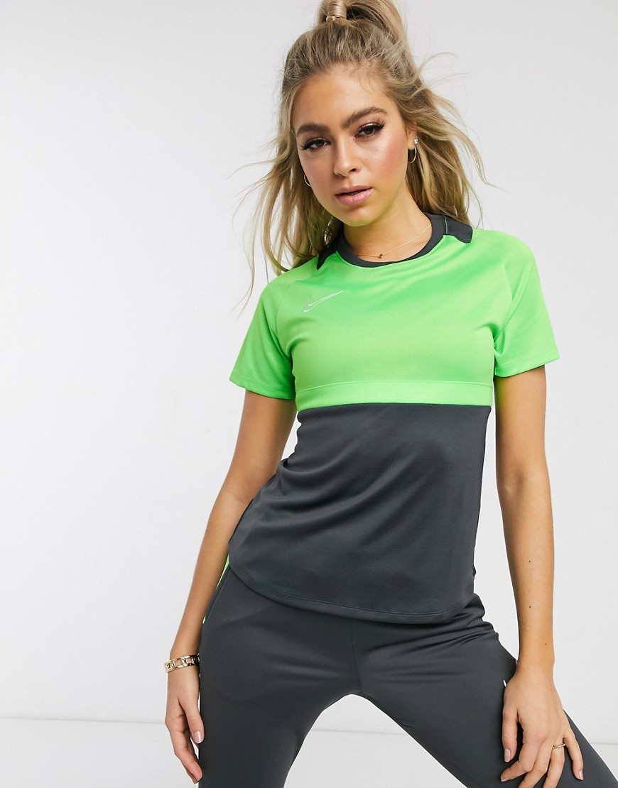 Nike Football - Academy - T-shirt in neongeel