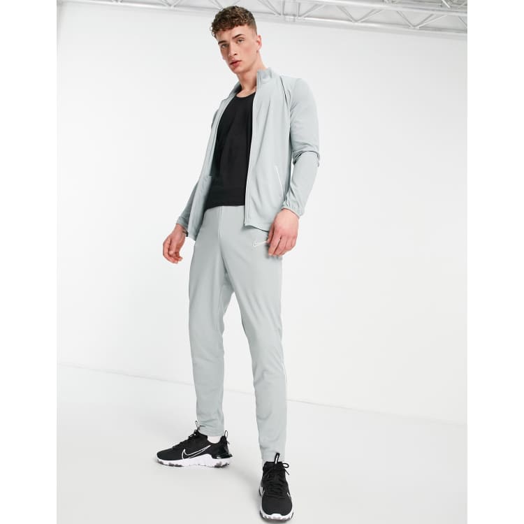 Nike dri hotsell fit jogging suits