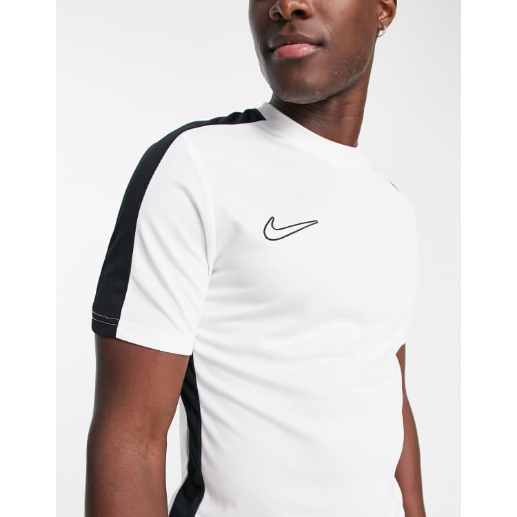 Black and white nike 2024 tee