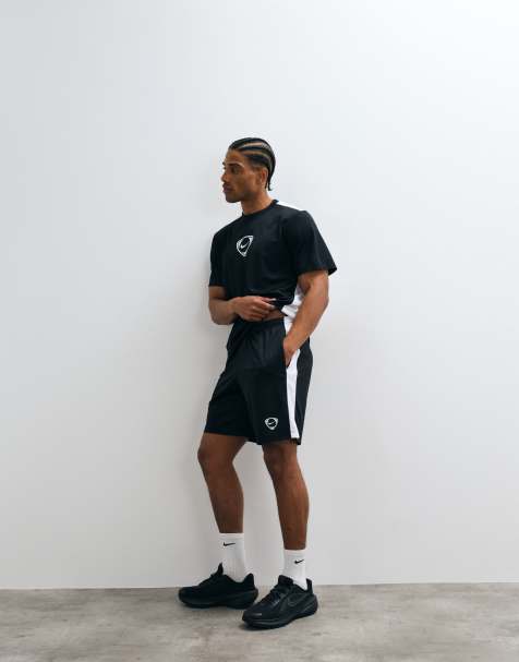 Nike Football – Dri-FIT Academy+ – Shorts in Schwarz mit Logo - view 1