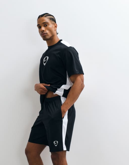 Nike Football – Dri-FIT Academy+ – Shorts in Schwarz mit Logo, 2 von 5