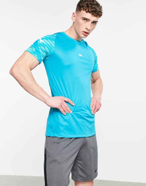 Nike strike t clearance shirt