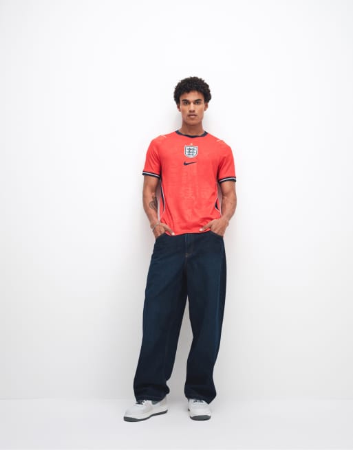 Nike Football England World Cup 26 away jersey in red | ASOS
