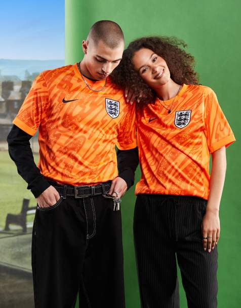 Nike Football Euro 2024 England Stadium goalkeeper home jersey in orange - view 1