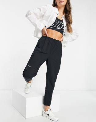 football joggers nike