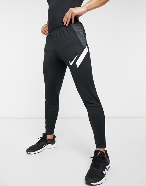 Nike Football – Strike 21 – Jogginghose in Schwarz und Weiß, 4 von 4