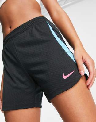 Nike Football - Strike Dri-FIT - Shorts mit Einsätzen in Schwarz und Blau