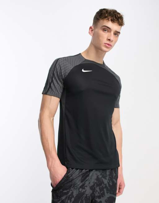 Nike Football – Strike – Dri-FIT – Svart t-shirt med paneldetalj