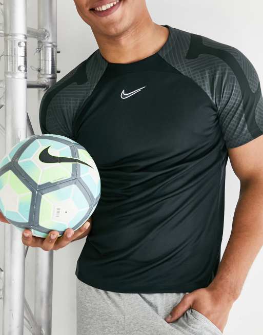 ideología Patria no pueden ver Nike Football Strike Dri-FIT t-shirt in black and grey | ASOS