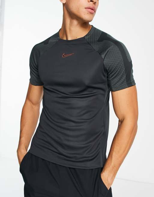 Nike Football – Strike Dri-FIT – T-Shirt in Dunkelgrau