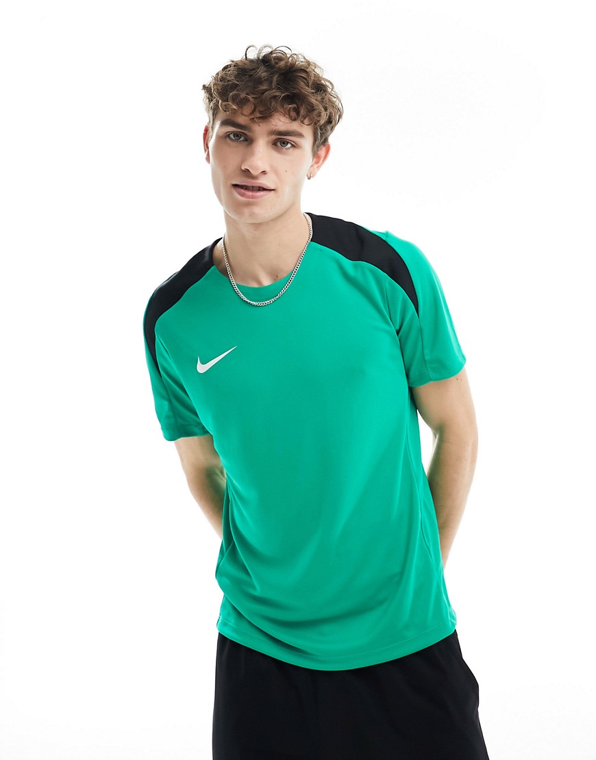 Nike Football Strike t-shirt in green