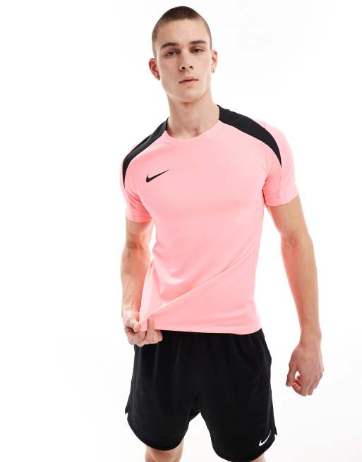 Nike Football - Strike - T-shirt in roze | ASOS