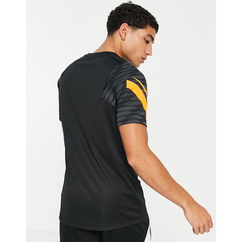 Nike Football – Strike – T-Shirt in Schwarz und Orange
