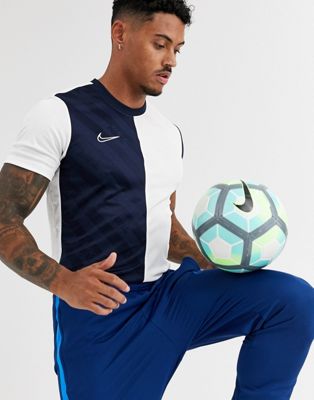 Nike Football – Vit och marinblå t-shirt med heltäckande mönster