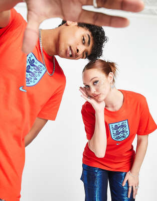 Nike Football World Cup 2022 England unisex crest t-shirt in red - ASOS Price Checker