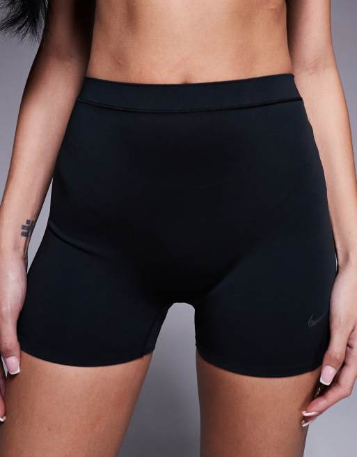 Nike Form Training seamless high waisted 3 inch shorts in black, 5 of 5