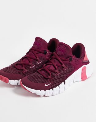 Nike Free Metcon 4 sneakers in dark beetroot and white