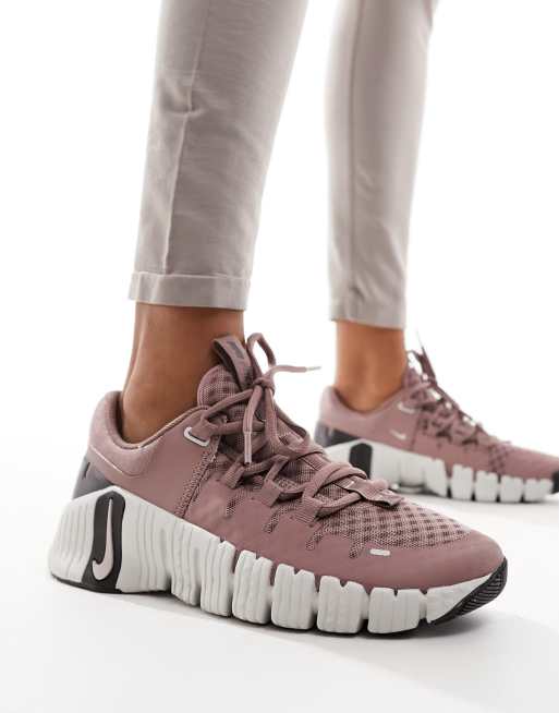 Nike Free Metcon 5 sneakers in mauve ASOS