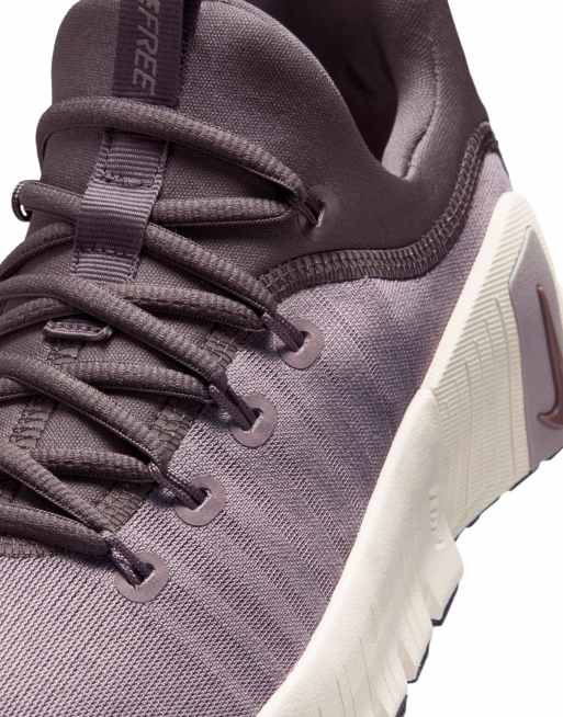 Nike Free Metcon 6 sneakers in brown and cream, 2 of 4