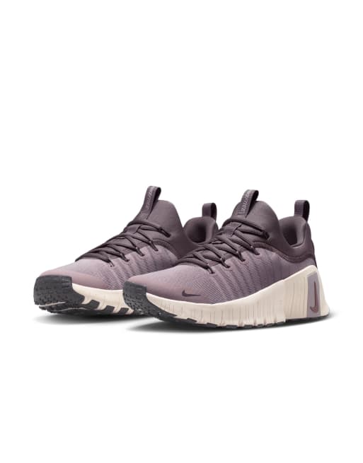 Nike Free Metcon 6 sneakers in brown and cream, 3 of 4