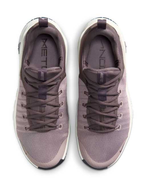 Nike Free Metcon 6 sneakers in brown and cream, 4 of 4