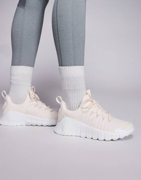 Nike Free Metcon 6 sneakers in cream and white - view 1