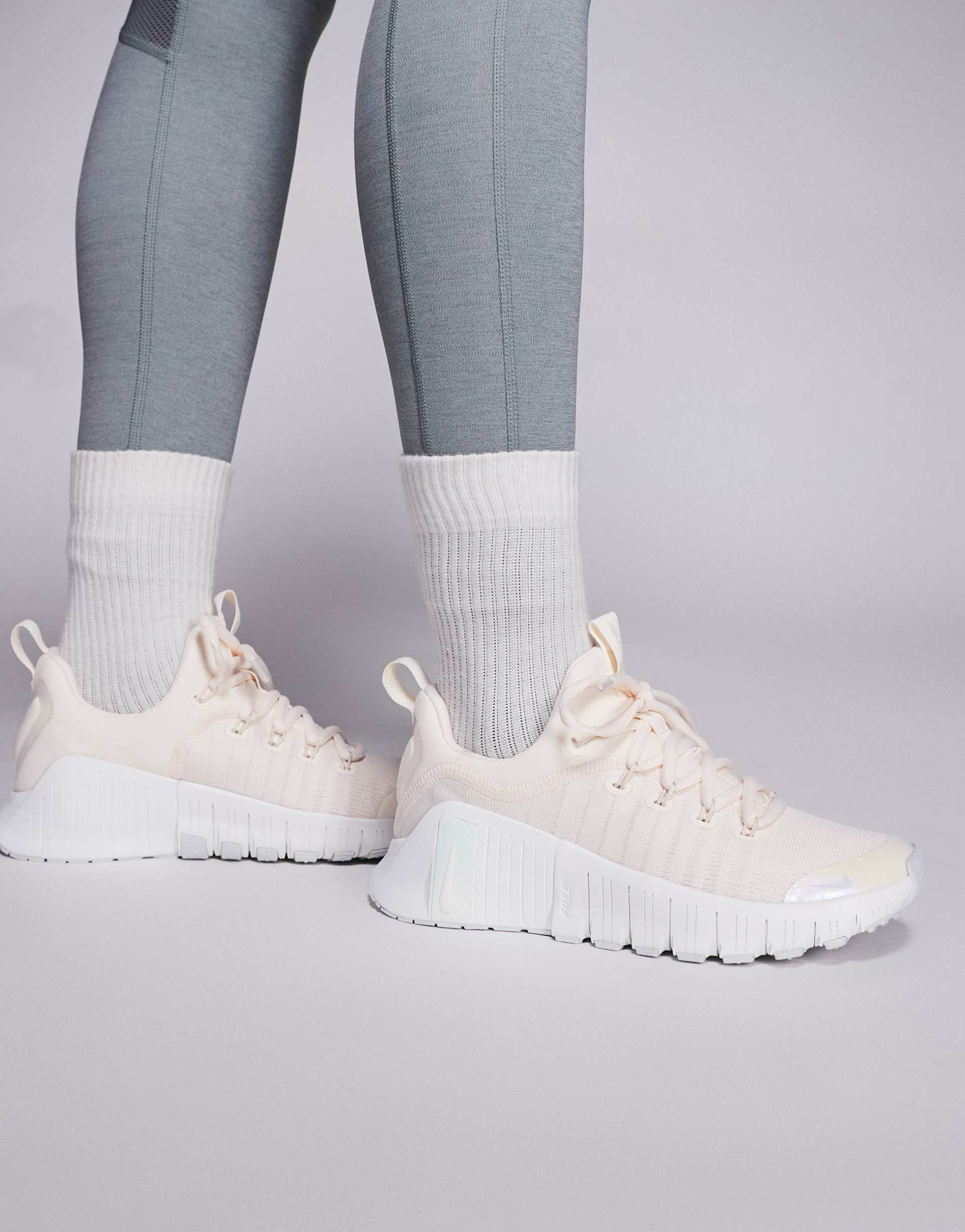 nike free metcon 6 sneakers in cream and white